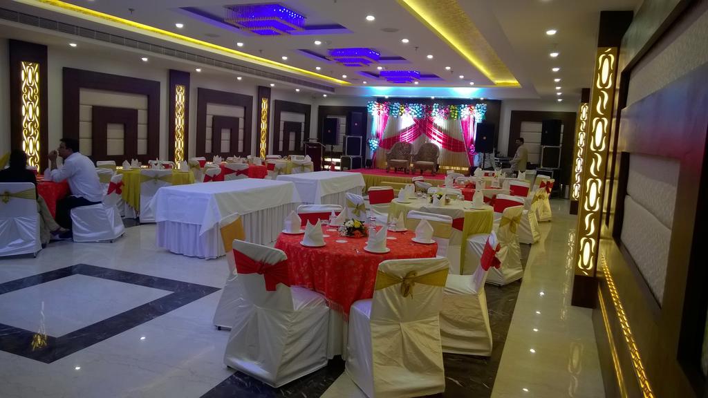 Hotel Seven Hills Tower Agra  Εξωτερικό φωτογραφία