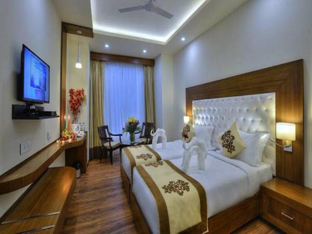 Hotel Seven Hills Tower Agra  Δωμάτιο φωτογραφία