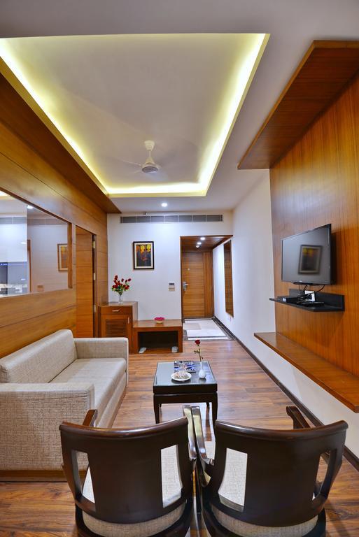 Hotel Seven Hills Tower Agra  Εξωτερικό φωτογραφία