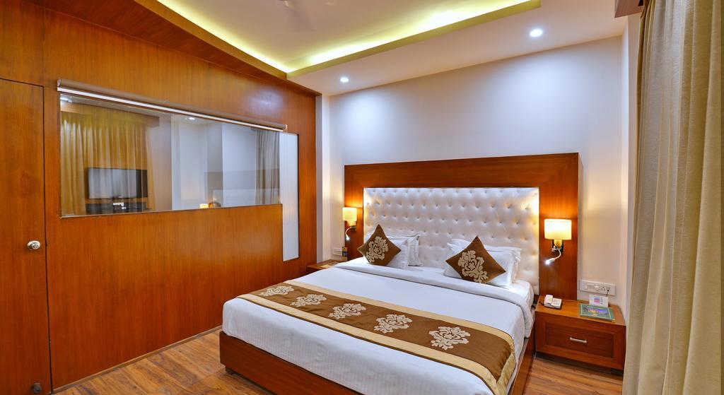 Hotel Seven Hills Tower Agra  Εξωτερικό φωτογραφία