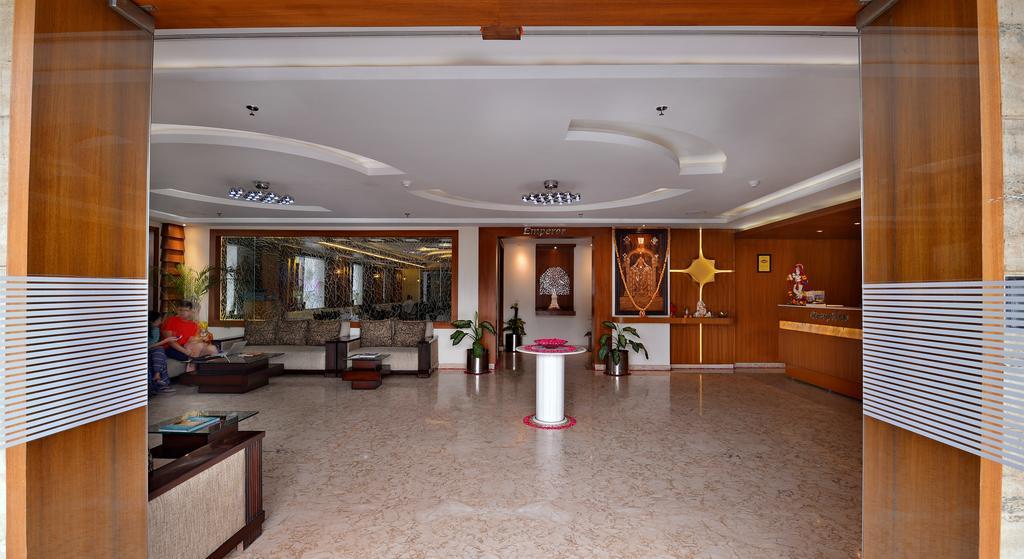 Hotel Seven Hills Tower Agra  Εξωτερικό φωτογραφία