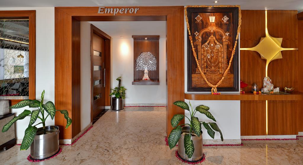 Hotel Seven Hills Tower Agra  Εξωτερικό φωτογραφία