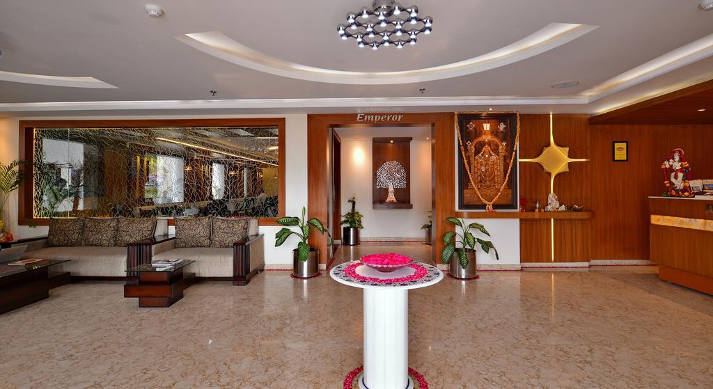 Hotel Seven Hills Tower Agra  Εξωτερικό φωτογραφία