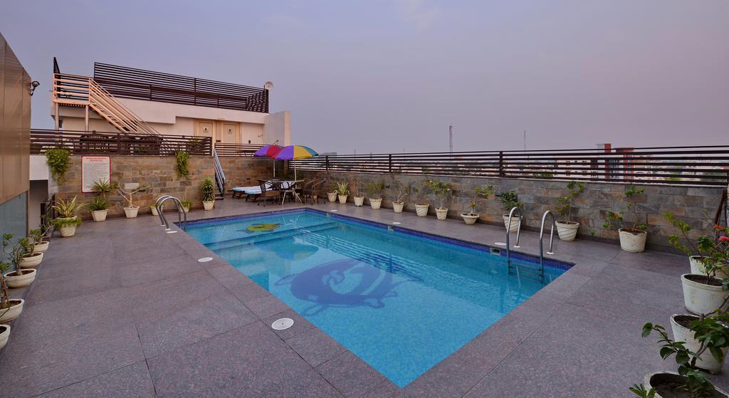 Hotel Seven Hills Tower Agra  Εξωτερικό φωτογραφία