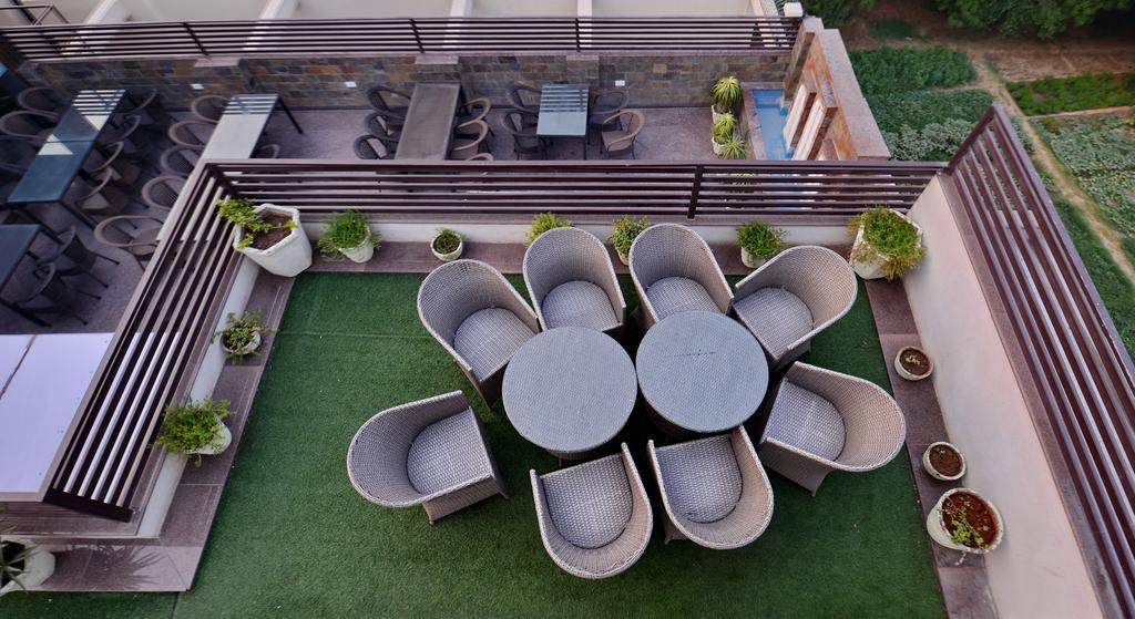 Hotel Seven Hills Tower Agra  Εξωτερικό φωτογραφία