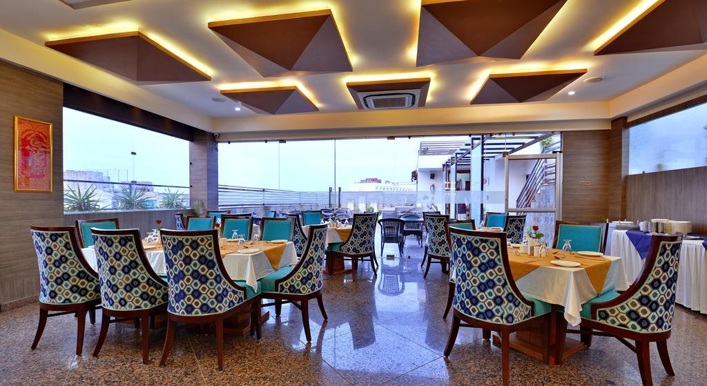 Hotel Seven Hills Tower Agra  Εξωτερικό φωτογραφία