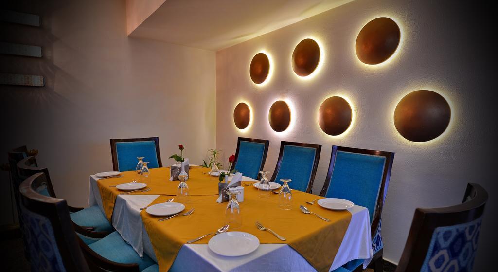 Hotel Seven Hills Tower Agra  Εξωτερικό φωτογραφία