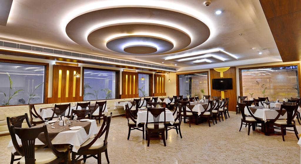 Hotel Seven Hills Tower Agra  Εξωτερικό φωτογραφία