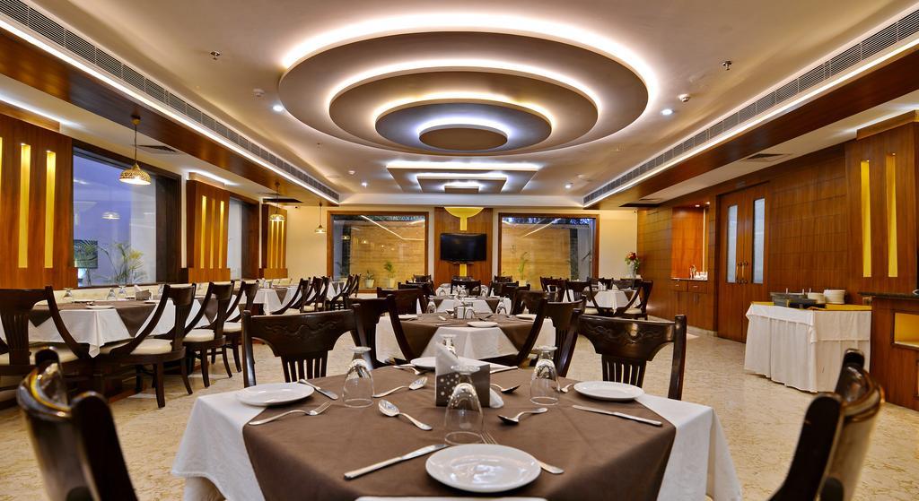 Hotel Seven Hills Tower Agra  Εξωτερικό φωτογραφία