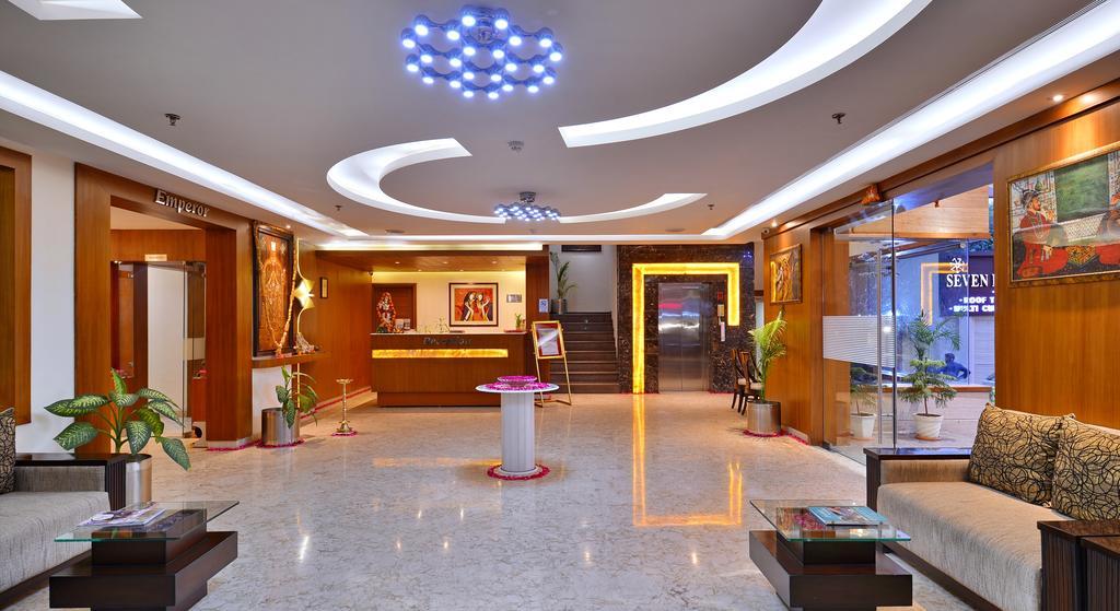 Hotel Seven Hills Tower Agra  Εξωτερικό φωτογραφία