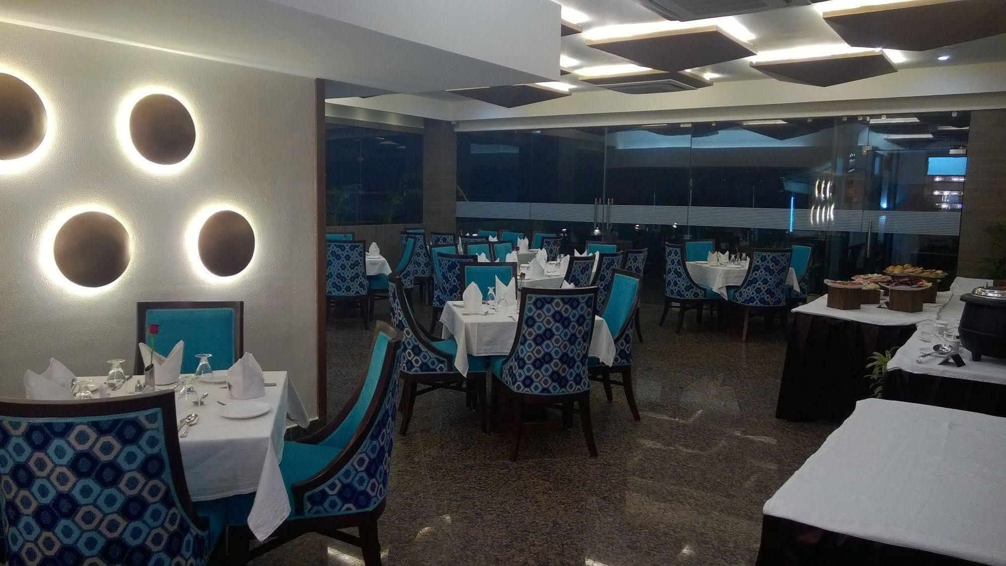 Hotel Seven Hills Tower Agra  Εξωτερικό φωτογραφία