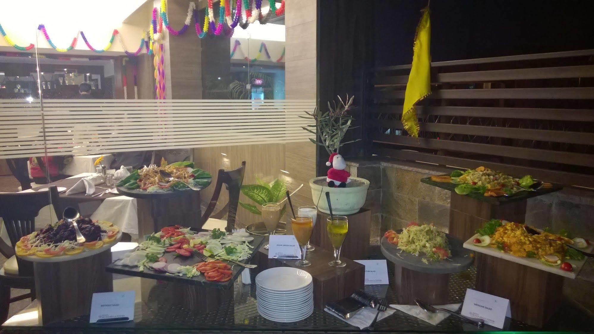 Hotel Seven Hills Tower Agra  Εξωτερικό φωτογραφία